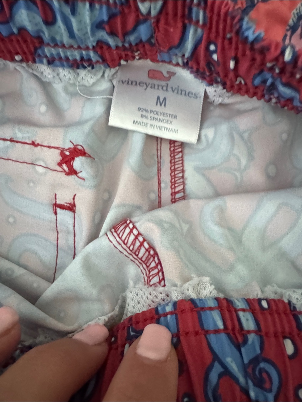 Size pairs of size medium boys vineyard vines swim trunks - Picture 10 of 14